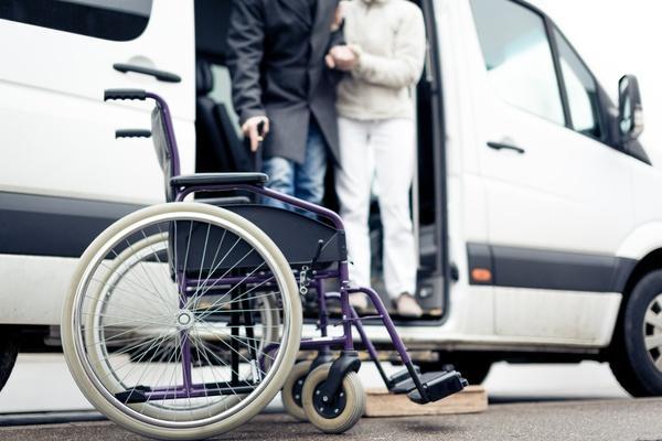 Transport osób niepełnosprawnych, wózek inwalidzki